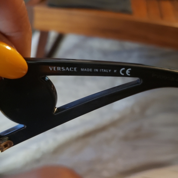 Authentic Pre-owned Black Versace Medusa Icon Shield Sunglasses - Picture 3 of 10